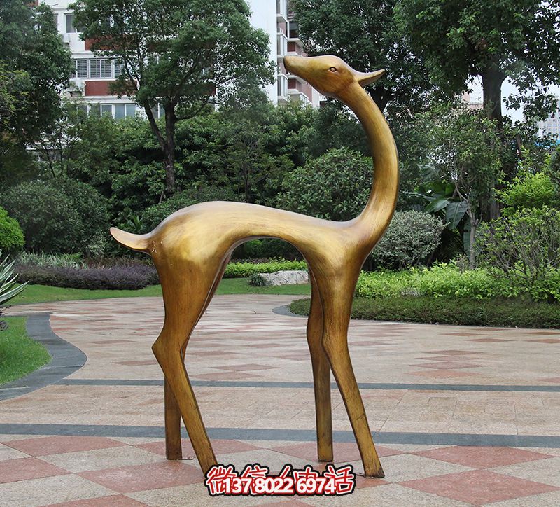 “不銹鋼梅花鹿雕塑，為公園增添藝術(shù)氣息”